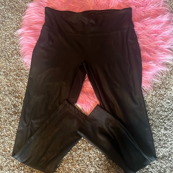 EUC Shinestar size XL Will fit a large textured black leggings - Picture 1 of 4